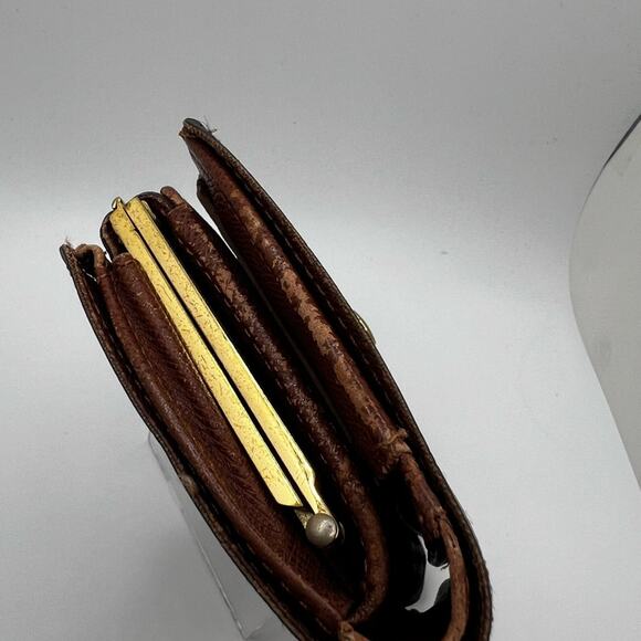 GUC Louis Vuitton Monogram Compact Wallet - Picture 4 of 8